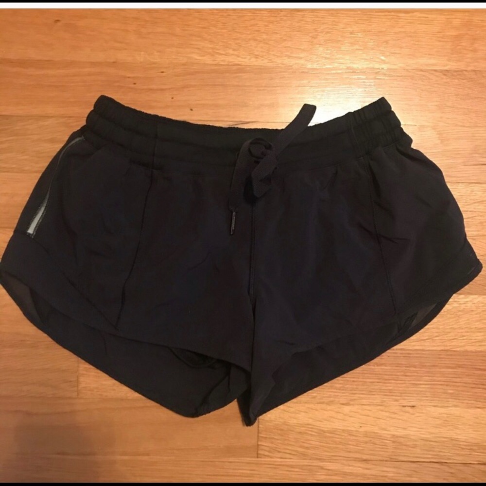Lululemon hotty hot size 6 shorts